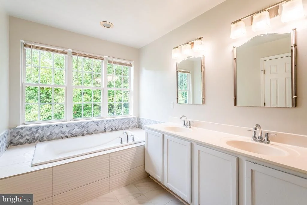 Photo of 17292 MAGIC MOUNTAIN DRIVE