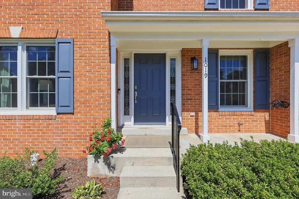 Photo of 1019 CHINABERRY DRIVE