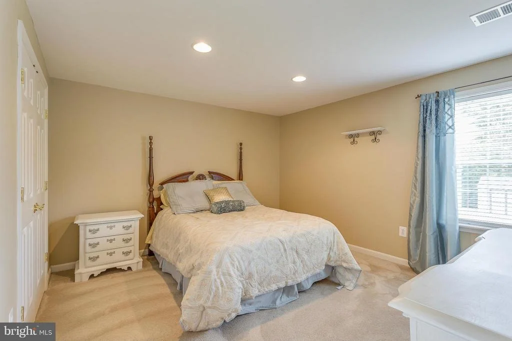 Photo of 619 PINEVIEW COURT