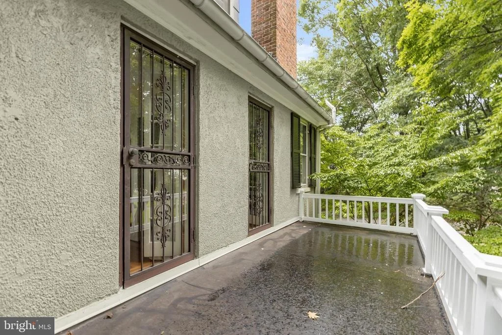 Photo of 210 NORTHFIELD PLACE