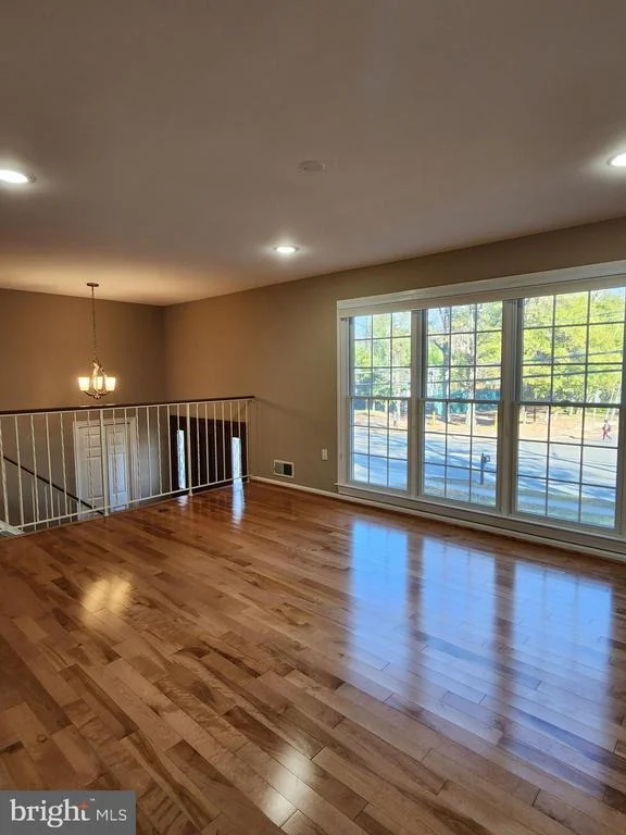 Photo of 8230 RIVERSIDE ROAD