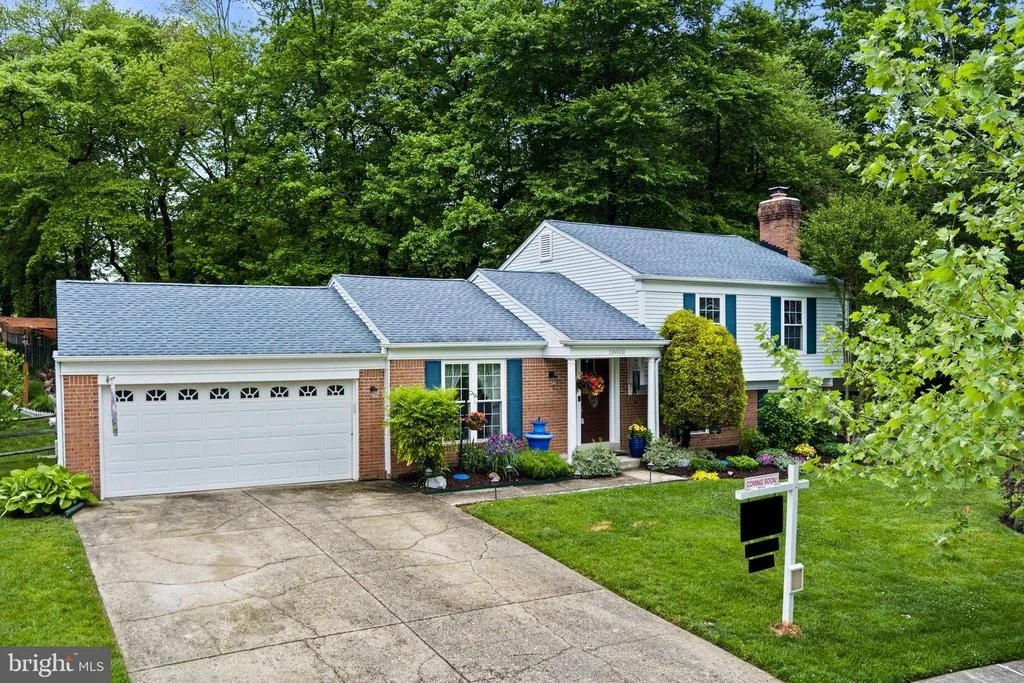 Photo of 10000 MADRONAWOOD DRIVE