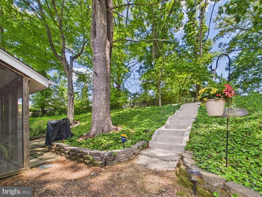 Photo of 5512 KATHLEEN PLACE