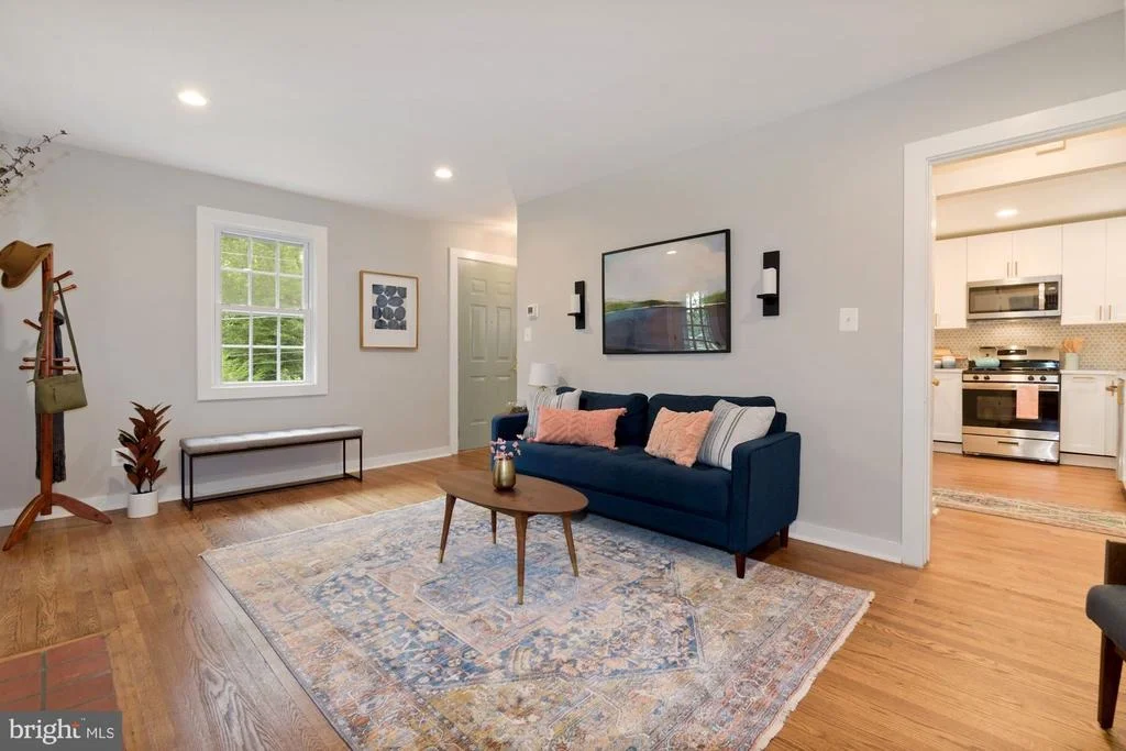 Photo of 8713 READING ROAD