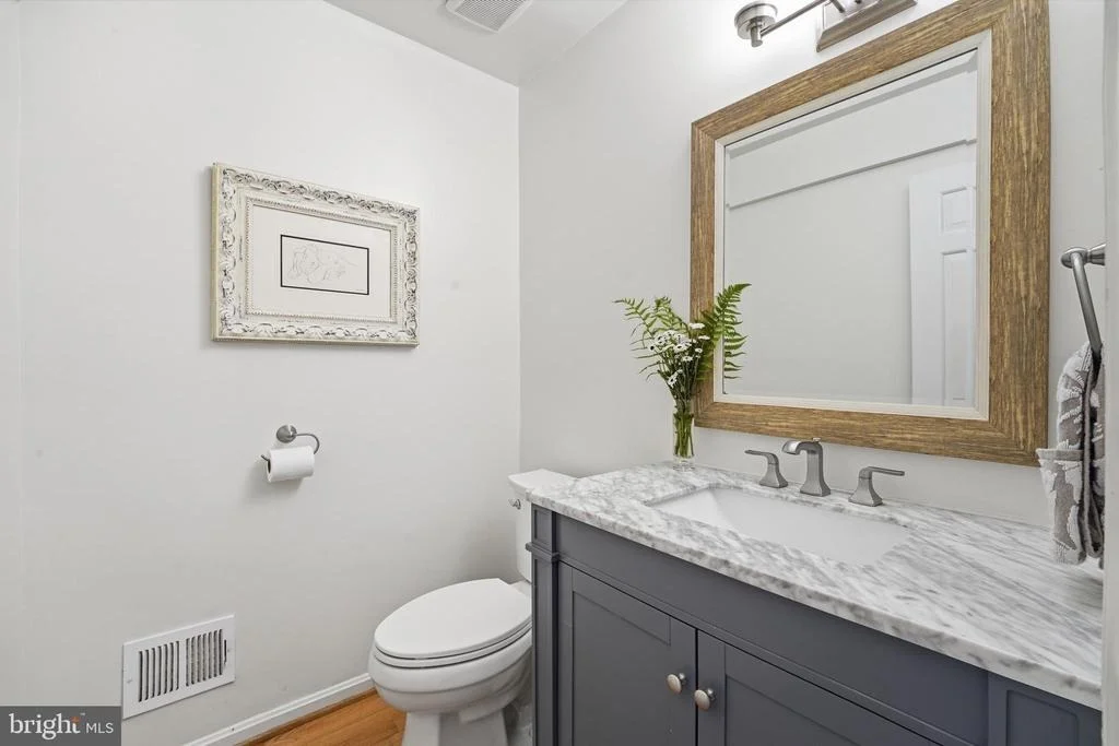 Photo of 15108 CENTERGATE DRIVE