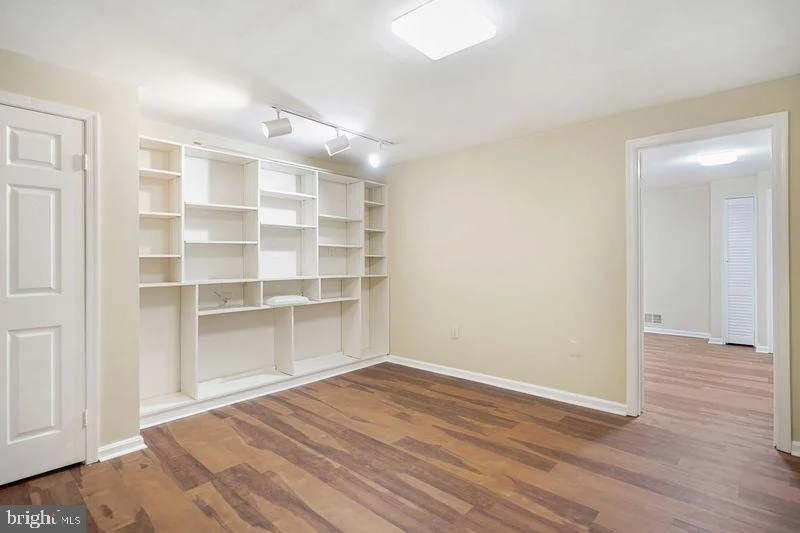 Photo of 6405 GALLERY STREET