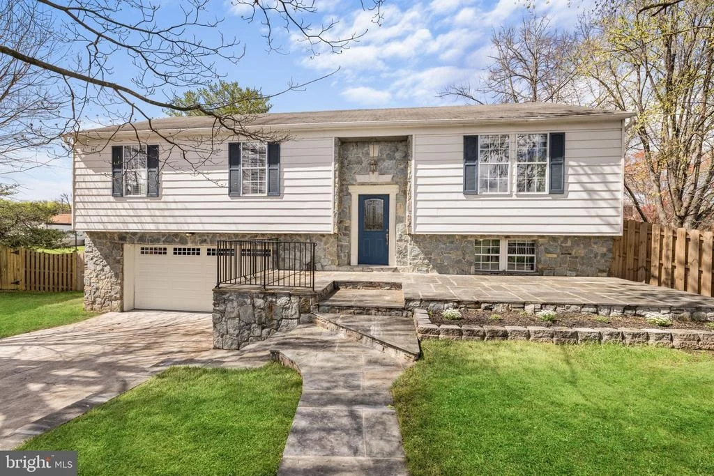 Photo of 6104 BROADWICK COURT