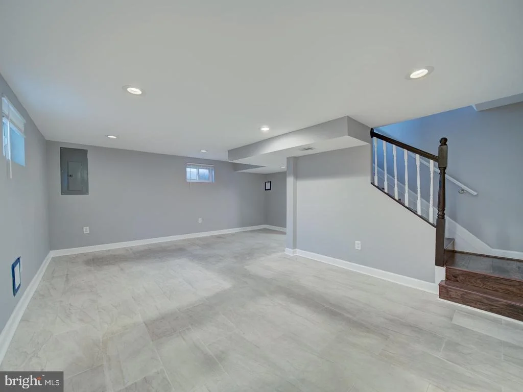 Photo of 2407 SAINT CLAIR DRIVE