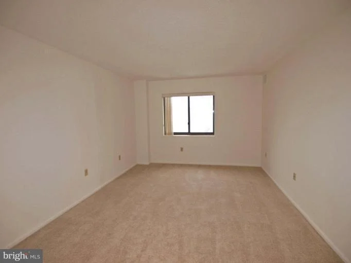 Photo of Unit 815 at 15100 INTERLACHEN DRIVE
