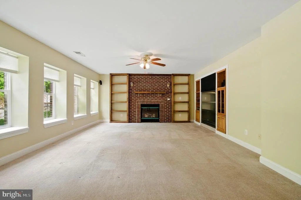 Photo of 1002 COVINGTON WAY