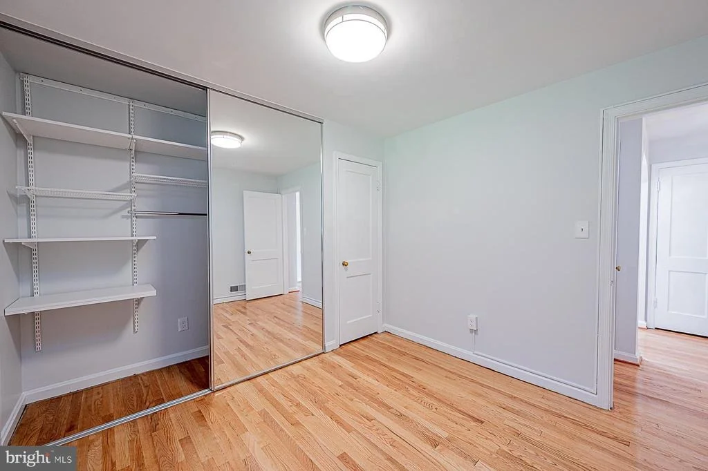 Photo of 2501 VALLEY WAY