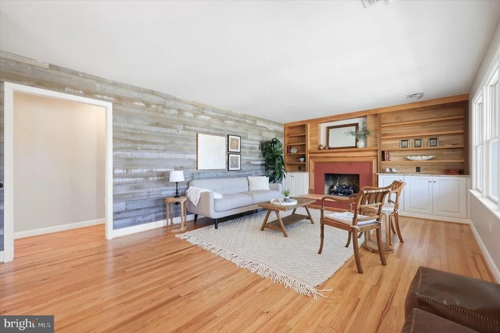 Photo of 403 W WILSON BOULEVARD