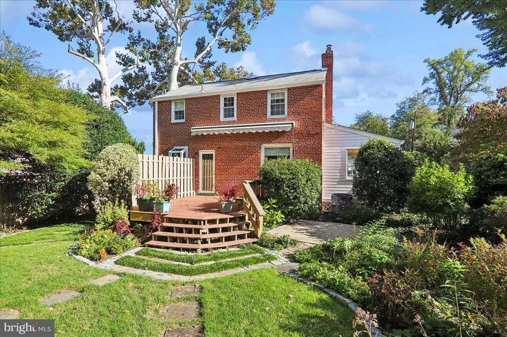 Photo of 8616 LYNBROOK DRIVE