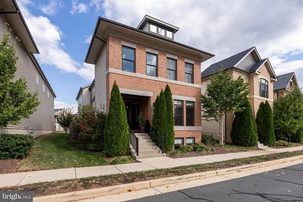 Photo of 44532 STEPNEY DRIVE