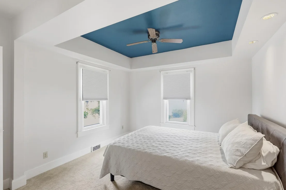Photo of 727 N GOVERNORS AVENUE