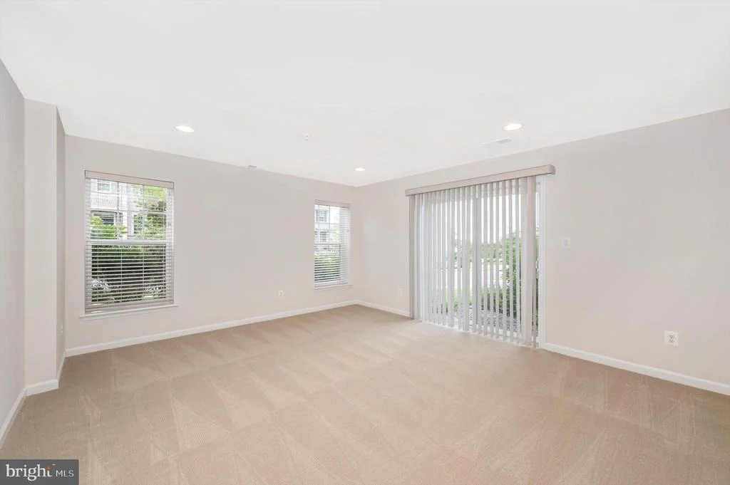 Photo of 8420 CLIFFVIEW LANE