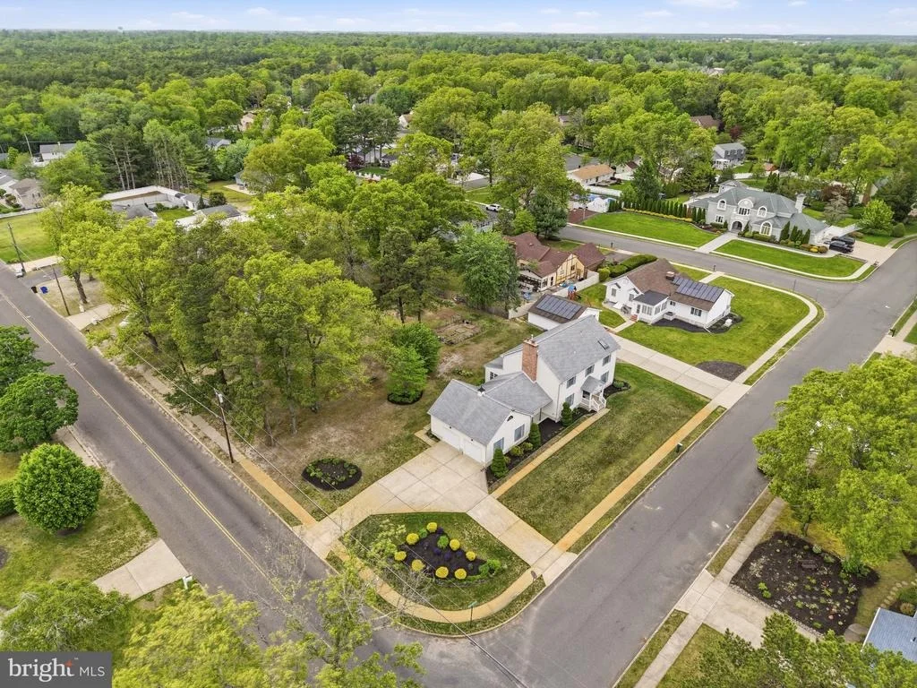 Photo of 1 MOSS VIEW LANE