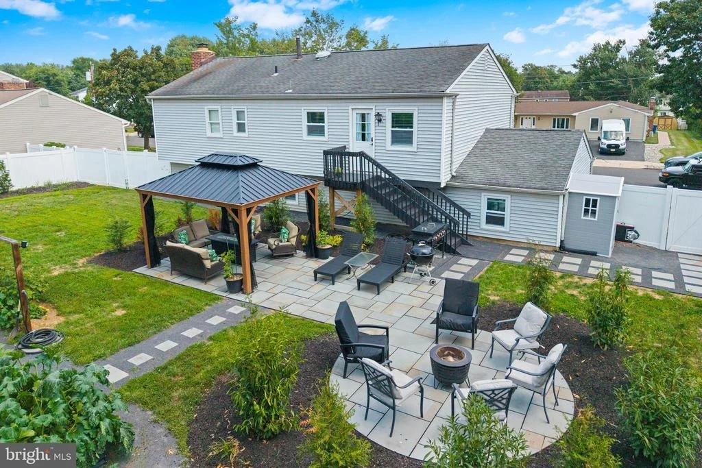 Photo of 6 INDEPENDENCE DRIVE