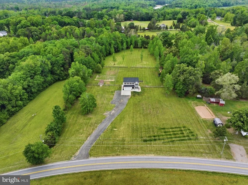 Photo of 9404 ROBERT E LEE DRIVE