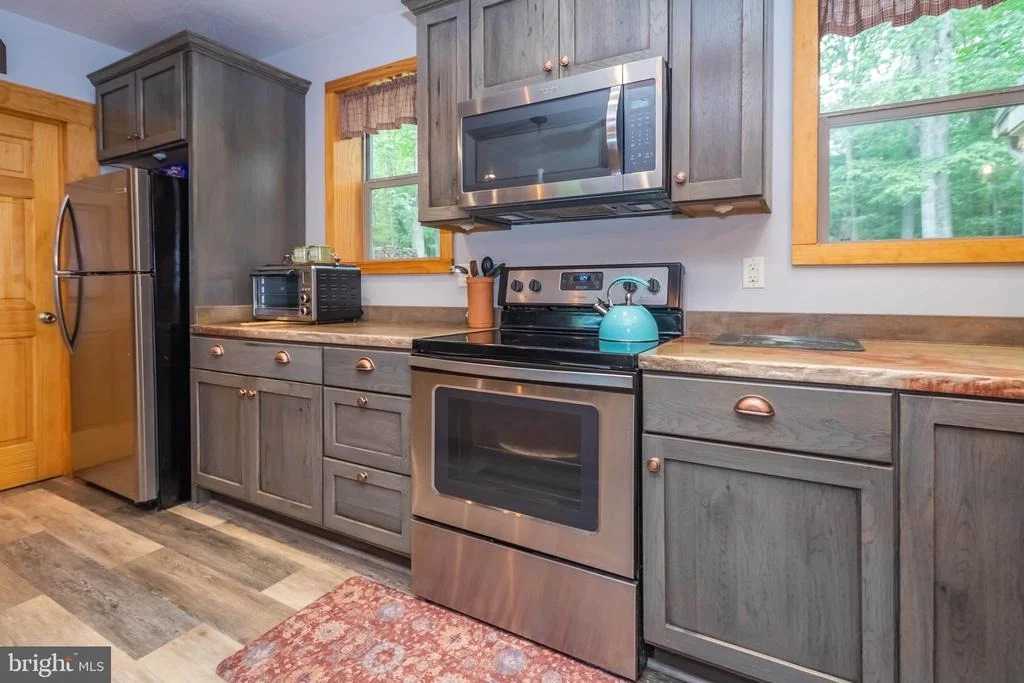Photo of 495 WHITE OAK DRIVE