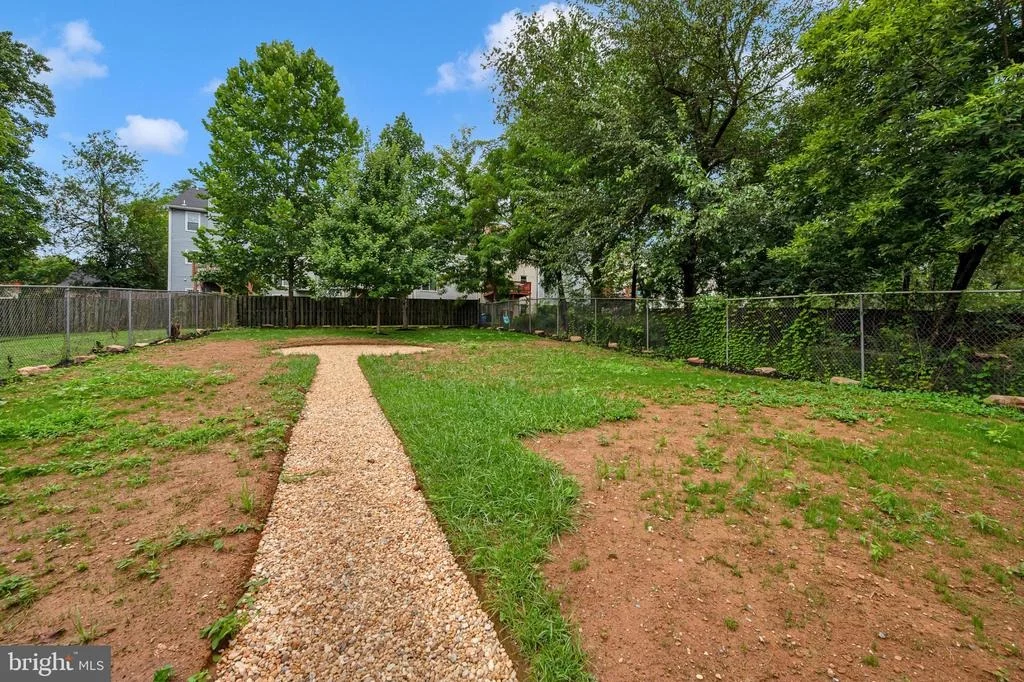 Photo of 710 SILVER SPRING AVENUE