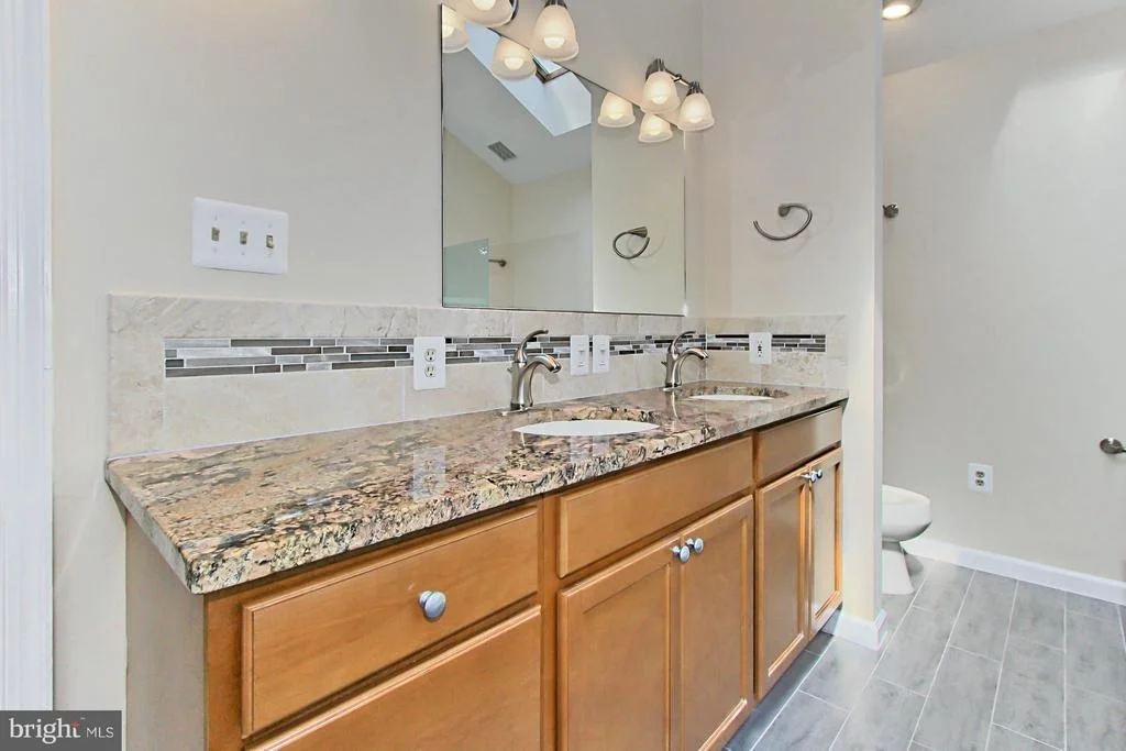 Photo of 5212 JULIET STREET