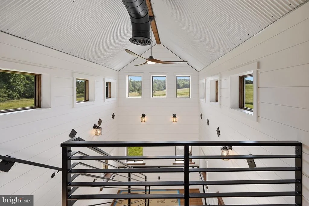 Photo of 415 NAZELROD ROAD