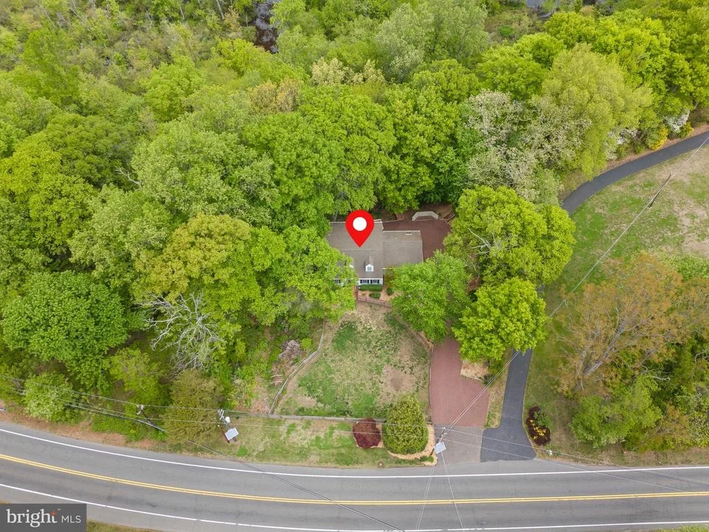 Photo of 42 CREEK ROAD
