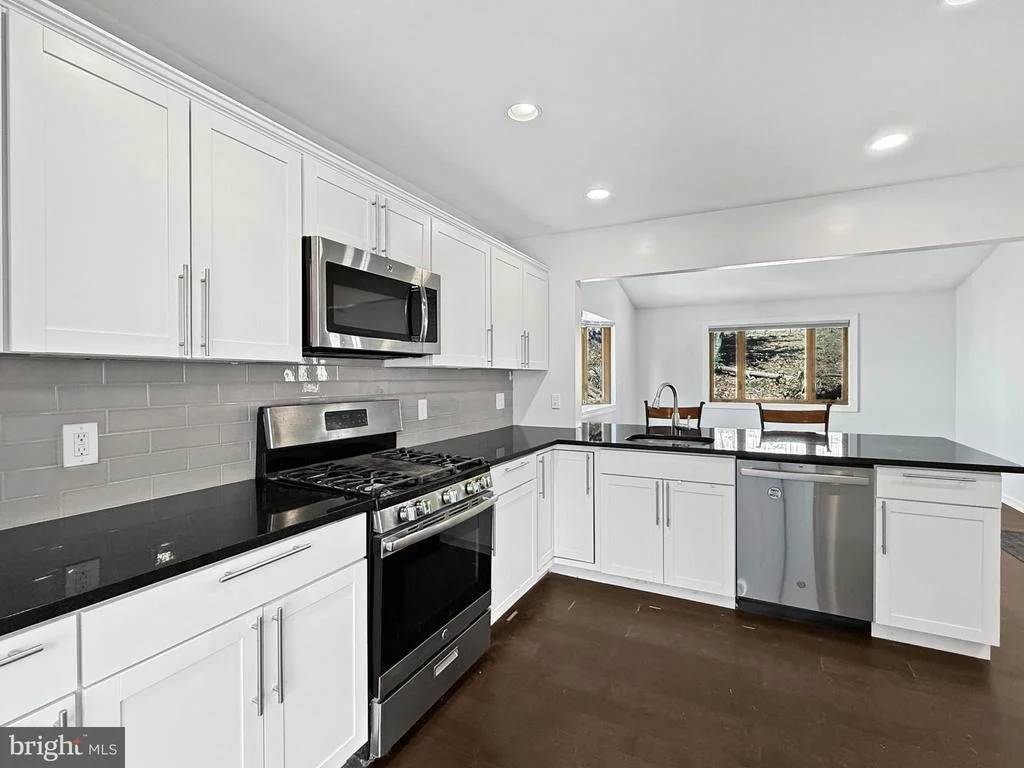 Photo of 1204 PARRISH DRIVE