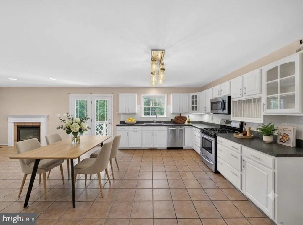 Photo of 9290 BAKER STREET