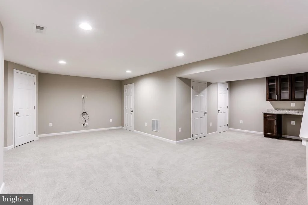 Photo of 6908 NEWBERRY DRIVE