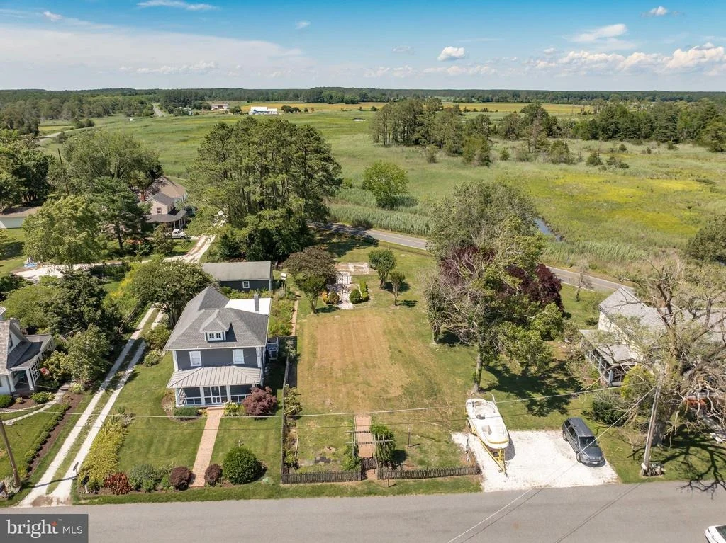 Photo of 23848 RIVER STREET