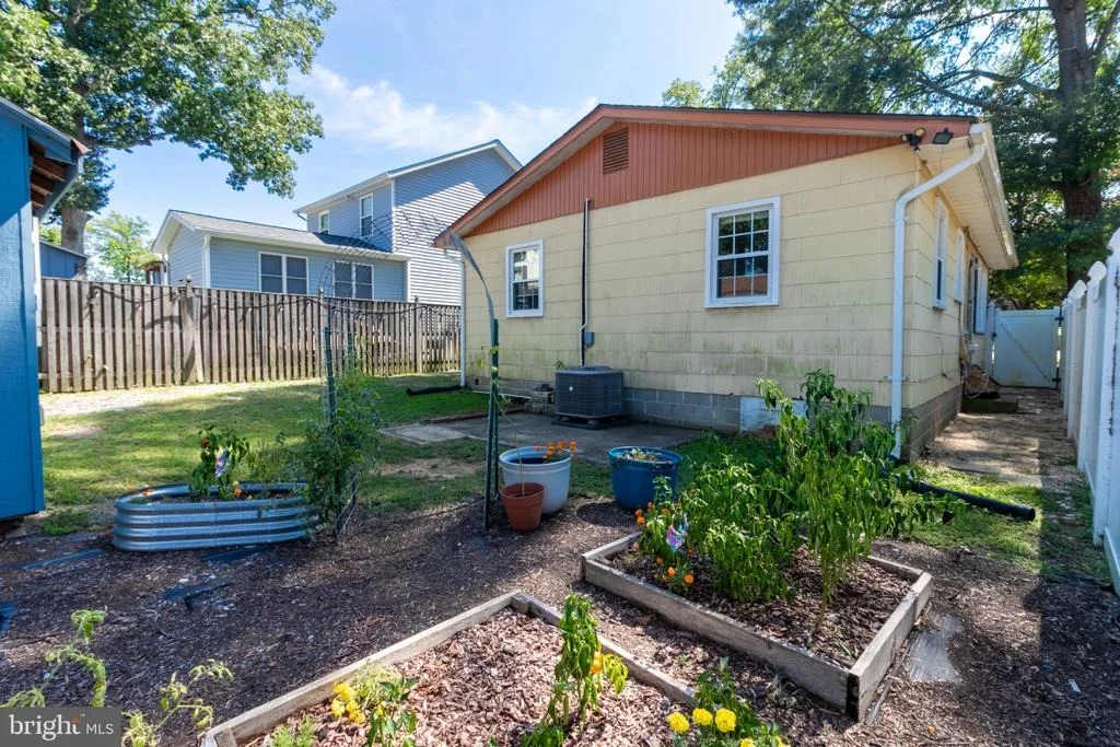 Photo of 2109 SHORE DRIVE