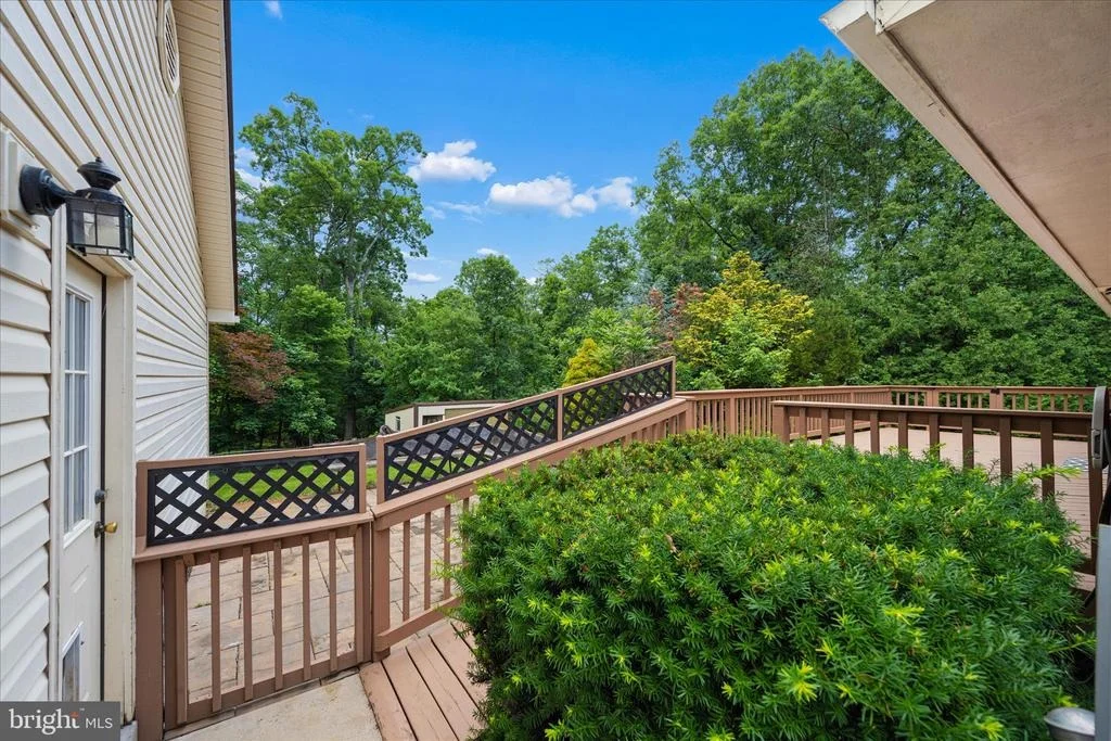 Photo of 7052 LINGANORE ROAD
