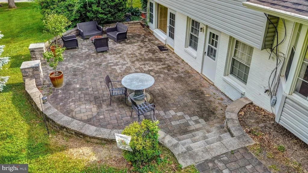 Photo of 102 MERIDEN DRIVE