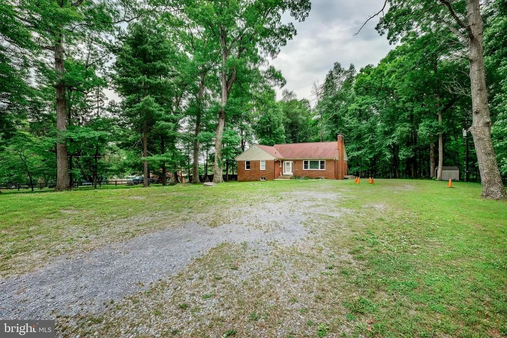 Photo of 11730 CLOPPER ROAD