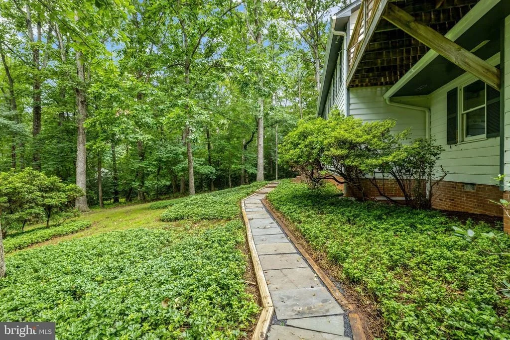 Photo of 1132 SPRINGVALE ROAD