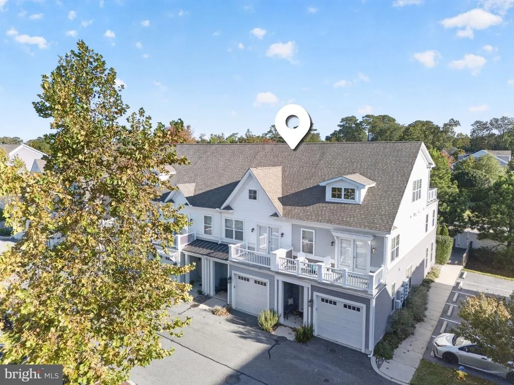 Photo of Unit D2 at 29104 STRIPER HARBOR