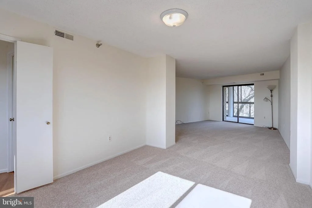 Photo of Unit 3826 at 15115 INTERLACHEN DRIVE