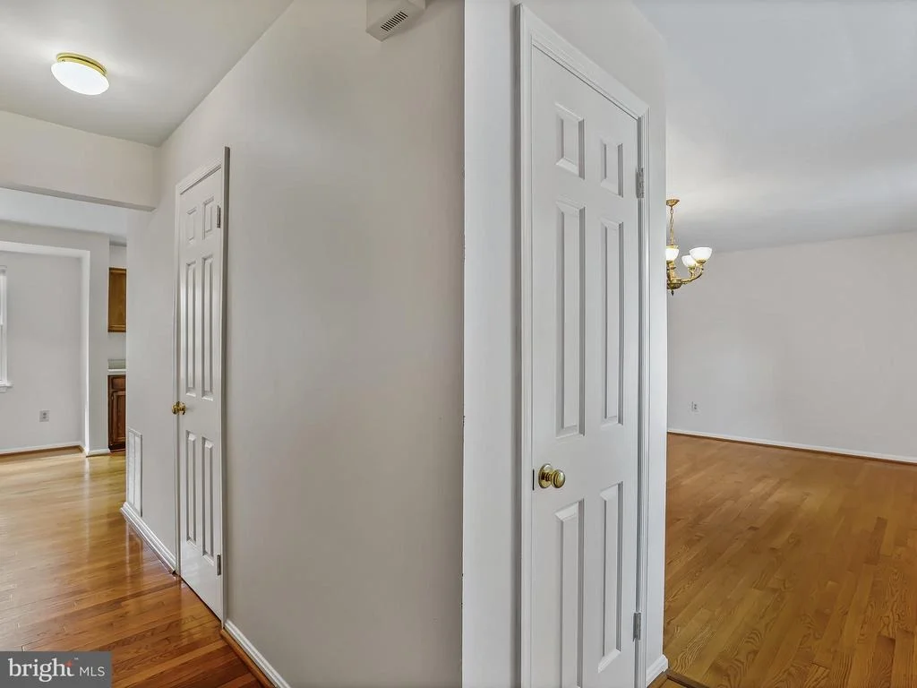 Photo of 18712 ROLLING ACRES WAY