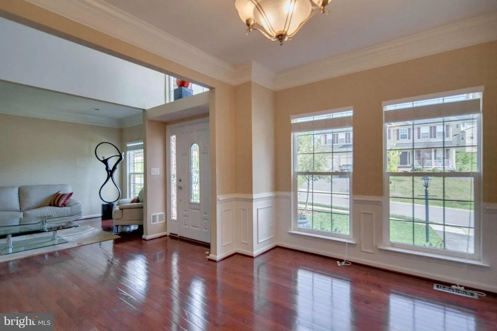 Photo of 5926 FAIRLEE ROAD