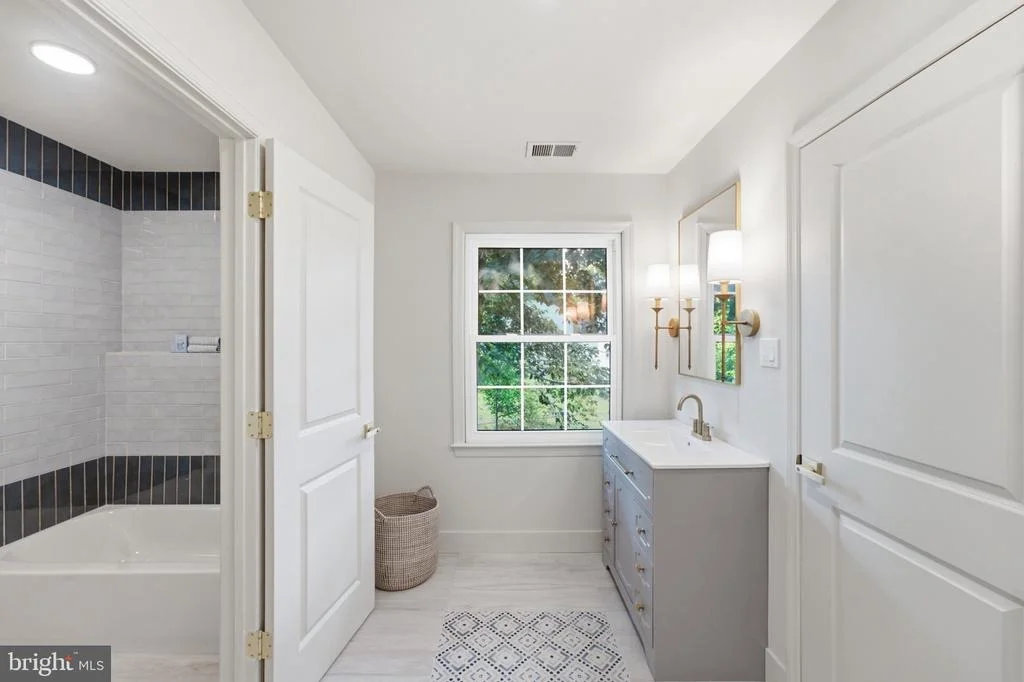 Photo of 5032 KING DAVID BOULEVARD