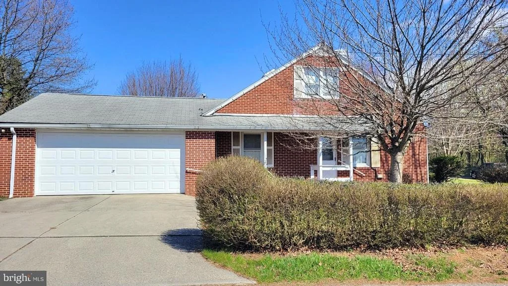 Photo of 424 POOLE ROAD