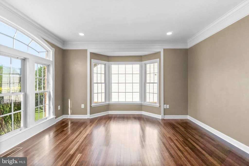 Photo of 9116 BOWLING GREEN DRIVE