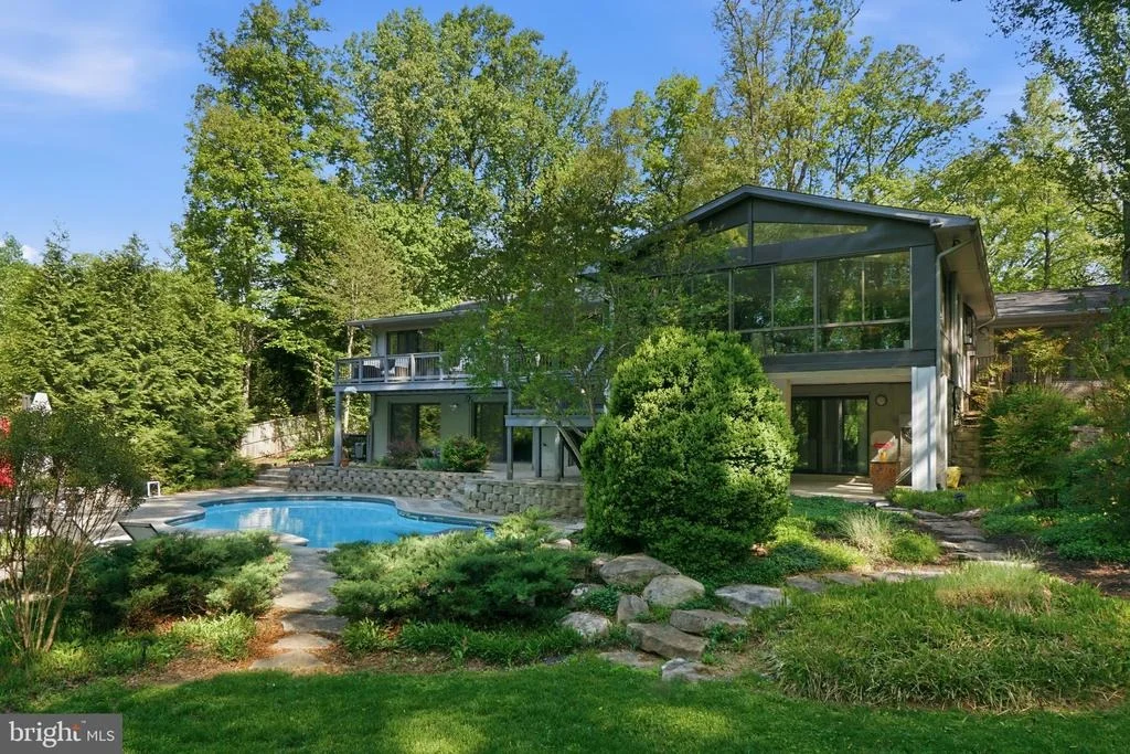 Photo of 15130 SPRINGFIELD ROAD