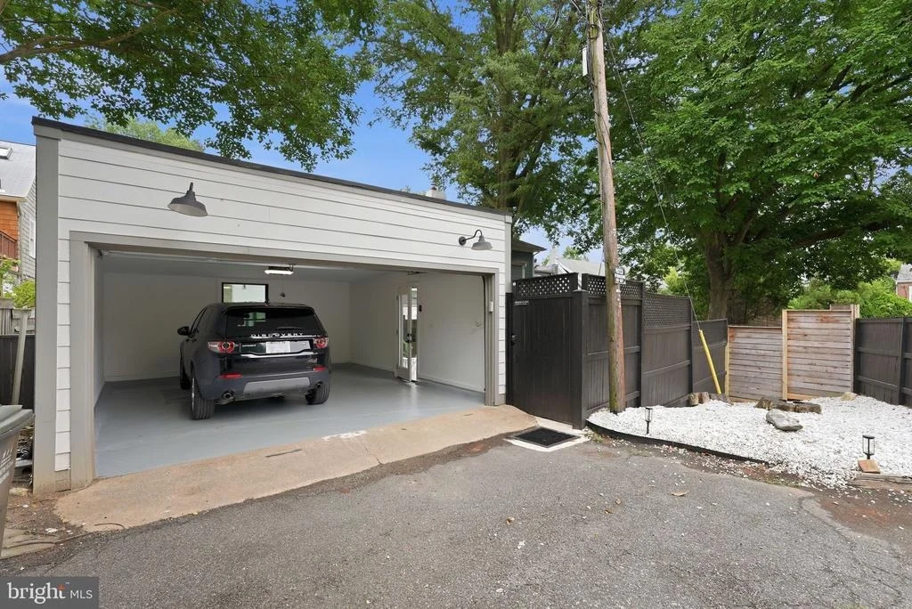 Photo of 2558 36TH STREET NW