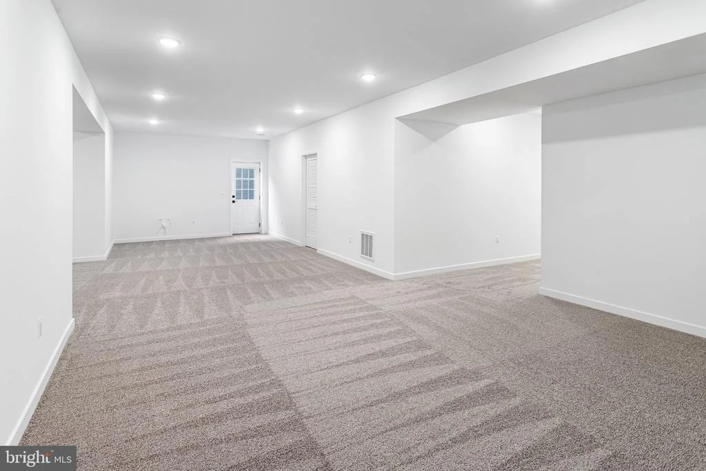 Photo of 2083 SPRINGVALE DRIVE