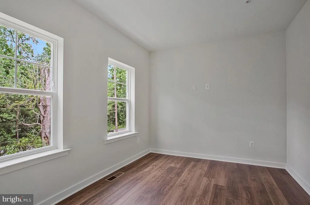Photo of 721 NOLLMEYER ROAD