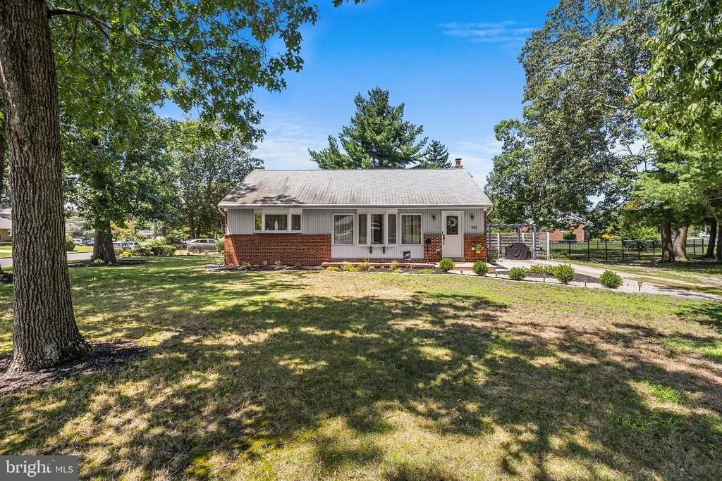 Photo of 100 BOWLING GREEN DRIVE