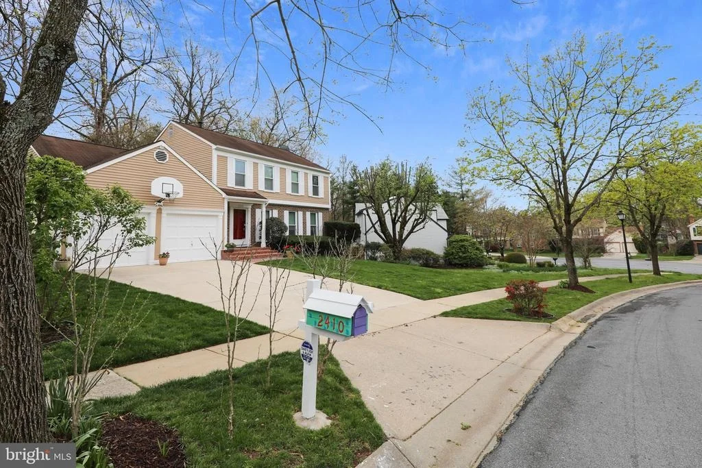 Photo of 2410 HENSLOWE DRIVE